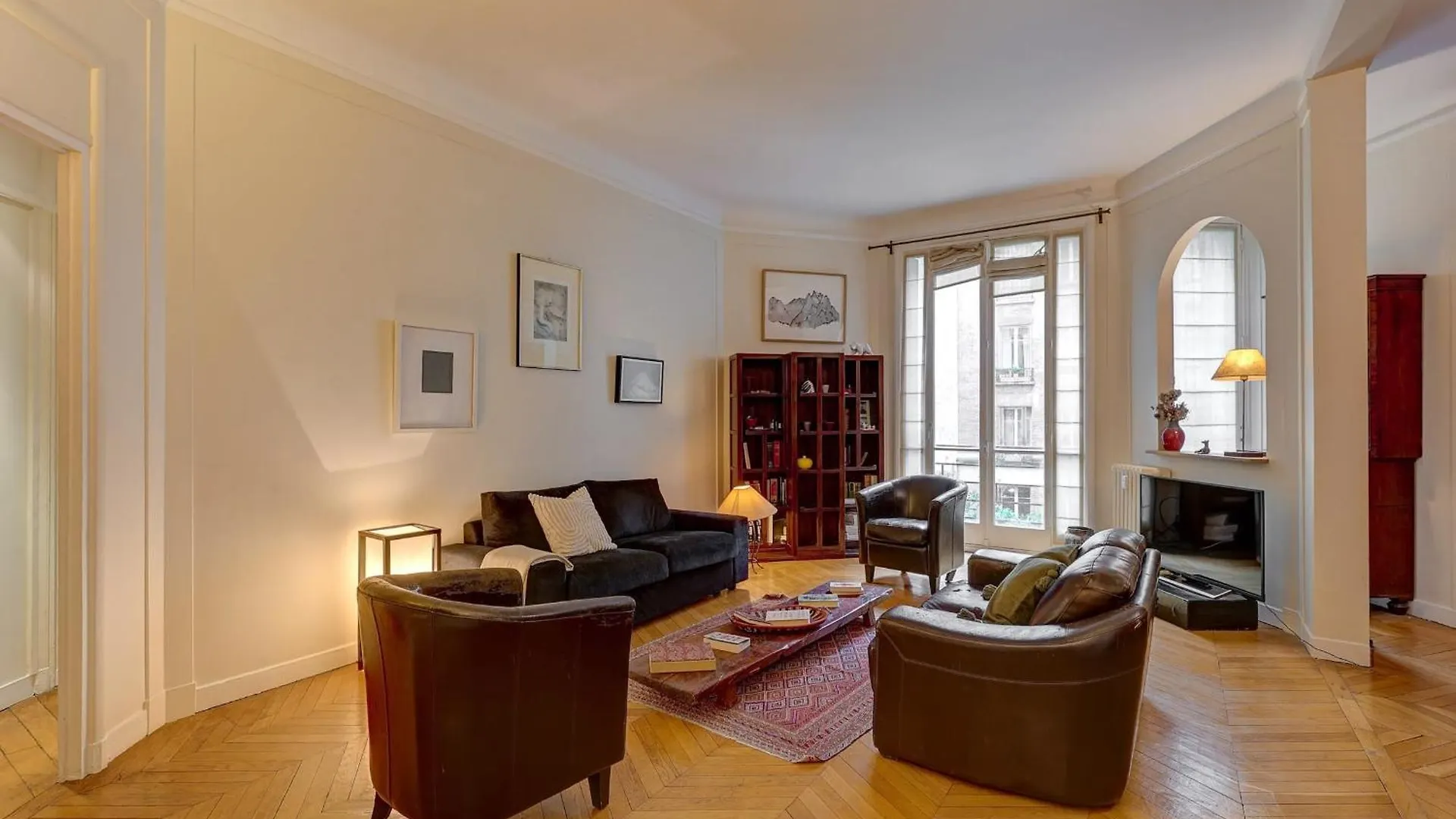 Apartamento The Seine & Pont De L'Alma - 2Br With Balcony - Cityapartmentstay Paris