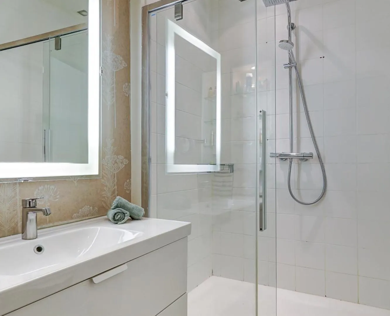 The Seine & Pont De L'Alma - 2Br With Balcony - Cityapartmentstay Παρίσι 0*,  Γαλλία
