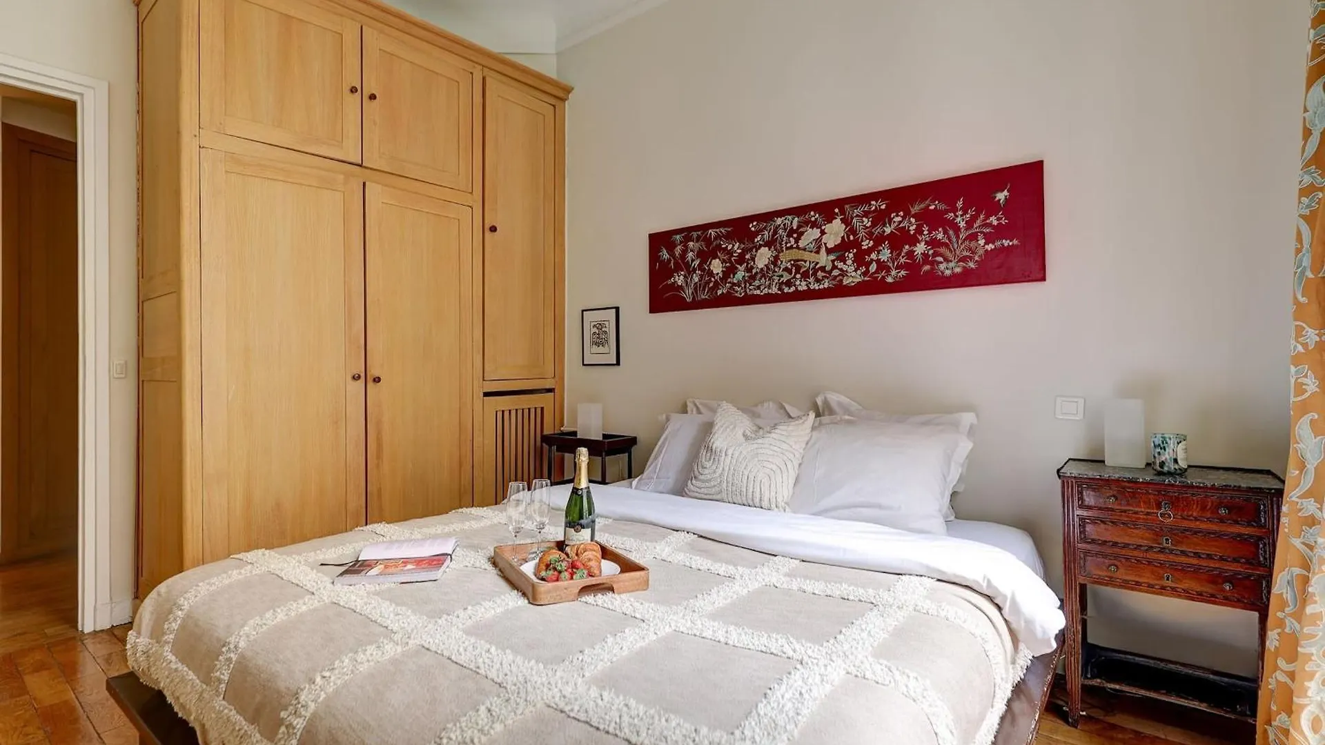 The Seine & Pont De L'Alma - 2Br With Balcony - Cityapartmentstay Παρίσι Γαλλία